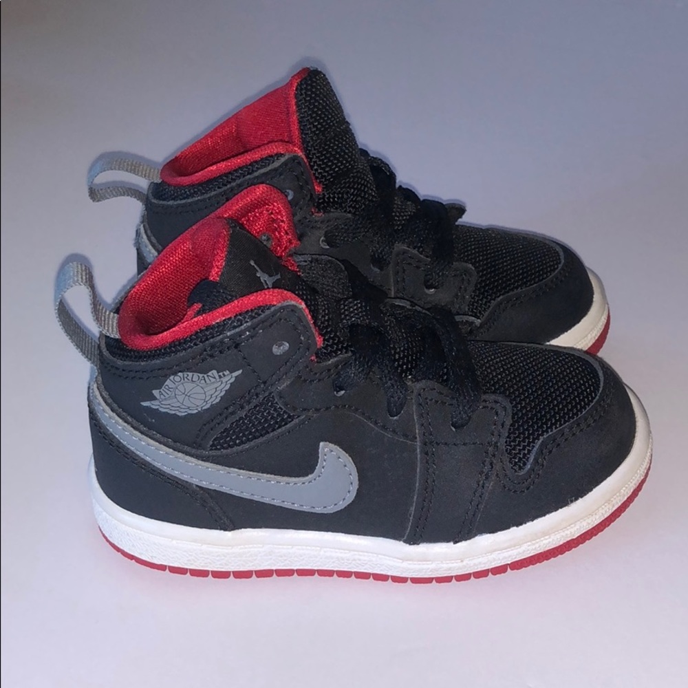NIKE Walker Air Jordan’s